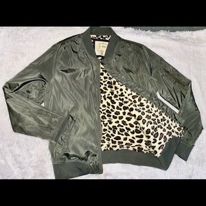 Metallic, Chic Olive Green Bomber Jacket with Leopard Print Interior
